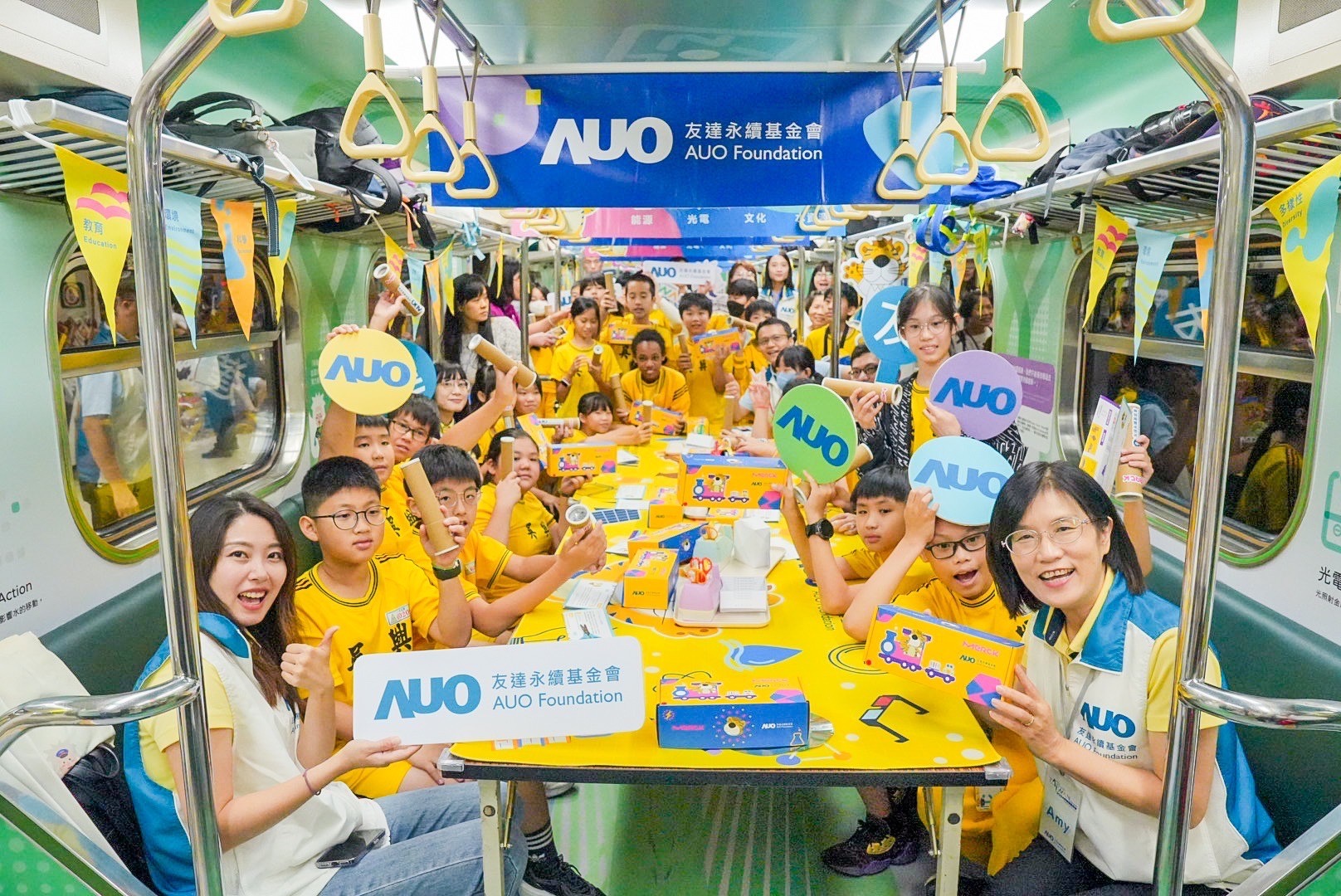 友達永續基金會響應國科會推動的「臺灣科普環島列車」正式啟航，透過「生活中的科學」車廂課程設計，展開為期6天巡迴全臺17個縣市、停靠32站的移動式科普之旅